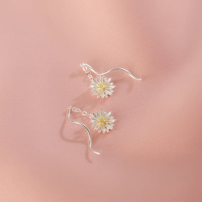 Sweet Daisy Wave Threader Earrings